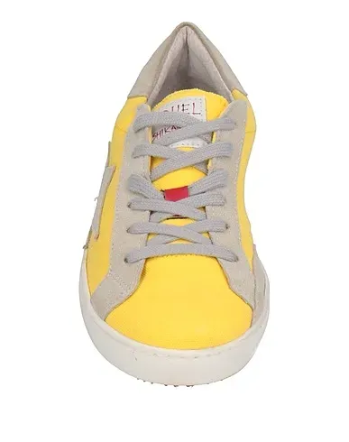 https://images.styletyx.com/images/yellow-leather-sneakers-sequel-by-ishikawa-13064931_4.webp