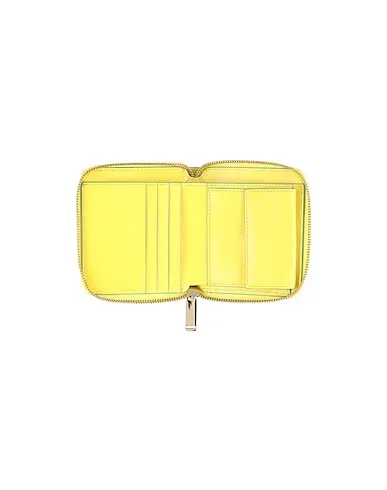 https://images.styletyx.com/images/yellow-leather-wallet-piquadro-2336847_2.webp