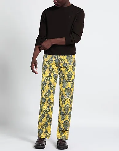 https://images.styletyx.com/images/yellow-plain-weave-casual-pants-versace-1131070622_2.webp