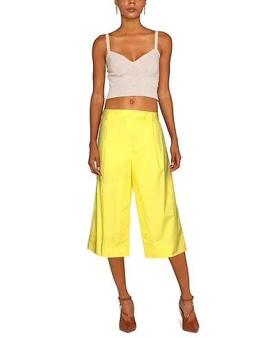 https://images.styletyx.com/images/yellow-plain-weave-cropped-pants-culottes-maison-flaneur-1415873_2.webp