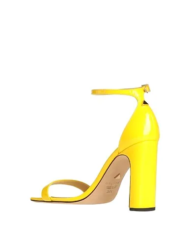 https://images.styletyx.com/images/yellow-sandals-grey-mer-13189988_3.webp