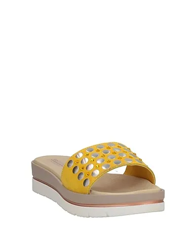 https://images.styletyx.com/images/yellow-sandals-phil-gatier-by-repo-13313809_2.webp