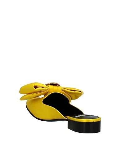 https://images.styletyx.com/images/yellow-satin-mules-and-clogs-fausto-puglisi-1303811_3.webp