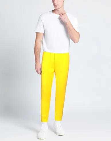 https://images.styletyx.com/images/yellow-sweatshirt-casual-pants-dsquared2-13698189_2.webp