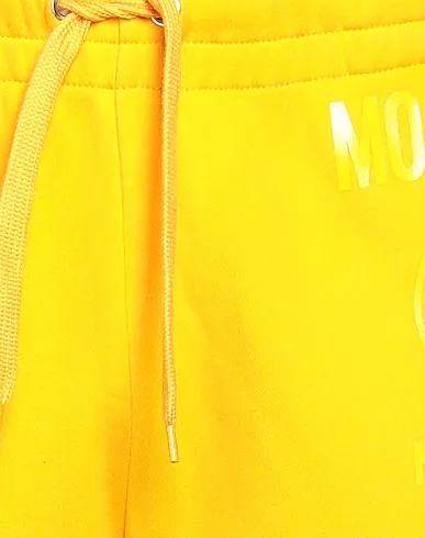 https://images.styletyx.com/images/yellow-sweatshirt-casual-pants-love-moschino-1224230906_4.webp
