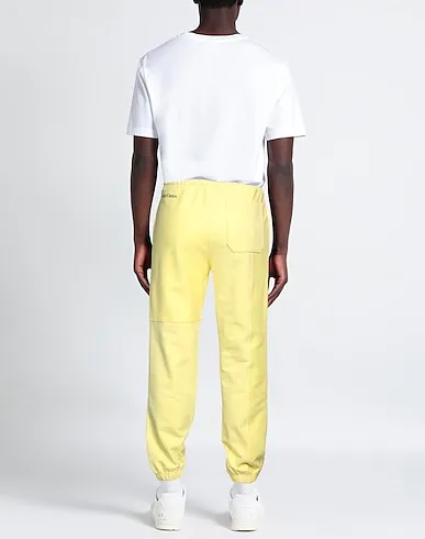 https://images.styletyx.com/images/yellow-sweatshirt-casual-pants-msgm-1004259136_3.webp