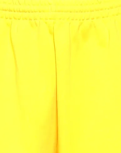 https://images.styletyx.com/images/yellow-sweatshirt-shorts-bermuda-balenciaga-13200484_4.webp