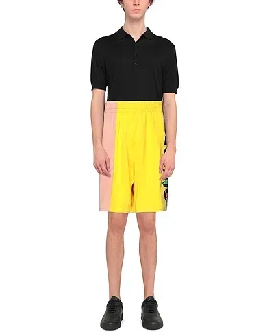 https://images.styletyx.com/images/yellow-sweatshirt-shorts-bermuda-love-moschino-771897_2.webp