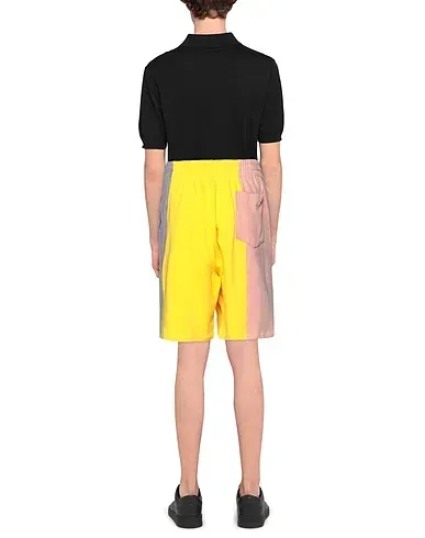 https://images.styletyx.com/images/yellow-sweatshirt-shorts-bermuda-love-moschino-771897_3.webp