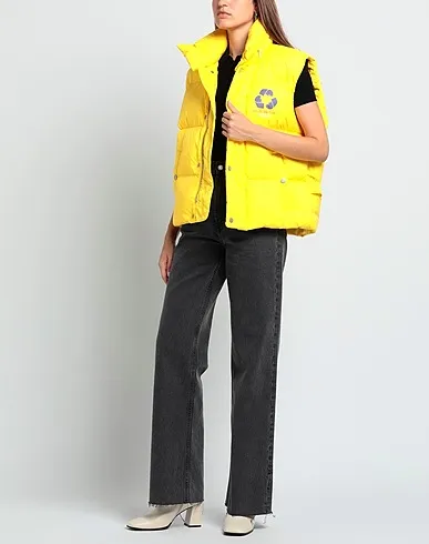 https://images.styletyx.com/images/yellow-techno-fabric-shell-jacket-dsquared2-1352074756_3.webp
