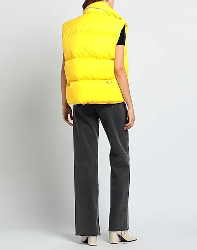 https://images.styletyx.com/images/yellow-techno-fabric-shell-jacket-dsquared2-1352074756_4.webp
