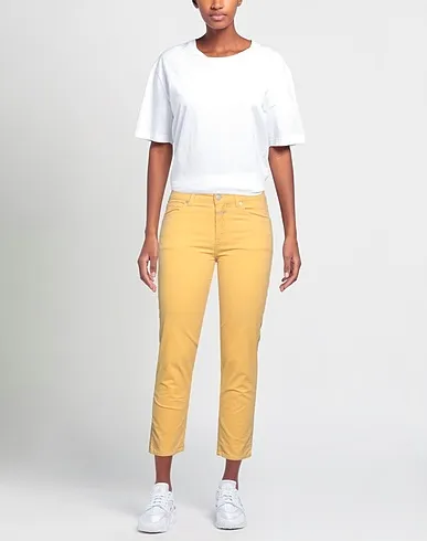 https://images.styletyx.com/images/yellow-velvet-casual-pants-closed-999681075_2.webp