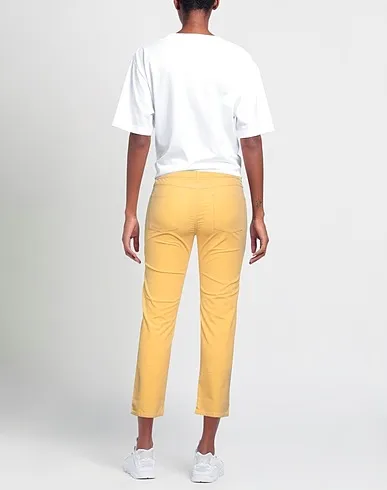 https://images.styletyx.com/images/yellow-velvet-casual-pants-closed-999681075_3.webp