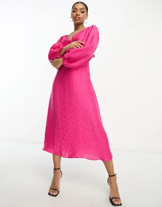 https://images.styletyx.com/images/zendaya-balloon-sleeve-midaxi-dress-in-pink-nobody-s-child-873346942_4.webp