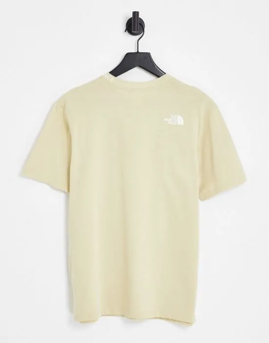 https://images.styletyx.com/images/zumu-t-shirt-in-beige-the-north-face-1877412_2.webp