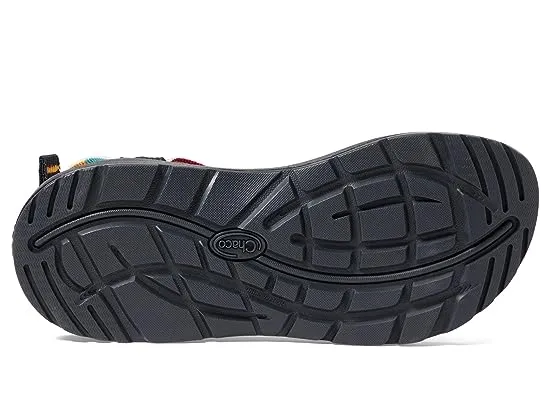 https://images.styletyx.com/images/zx-2-r-classic-chaco-13129478_3.webp